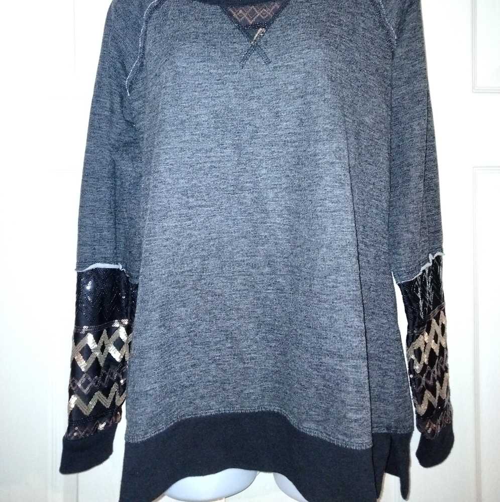Maurices Sweater, Large, Black/Gold